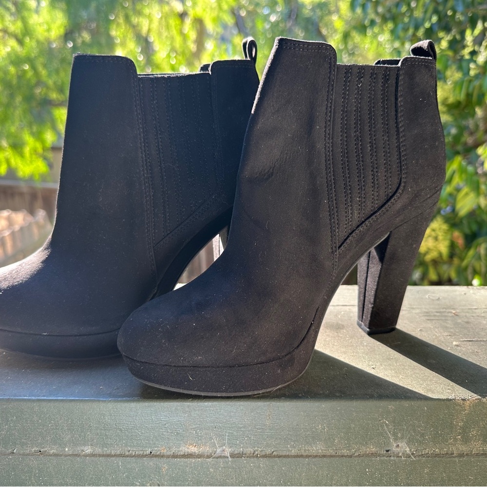 H&M Black Suede High Heel Ankle Boots Women’s Size 8